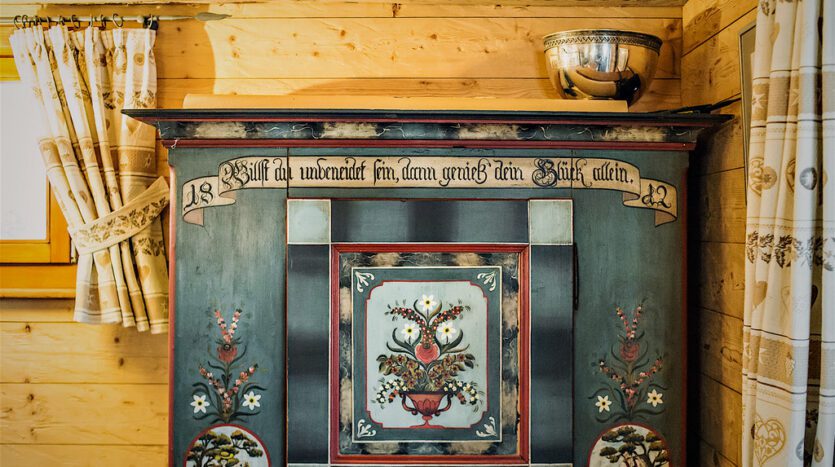 Chalet Susabel Detailed Furniture