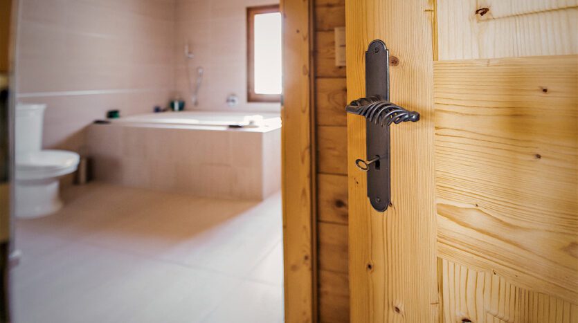 Chalet Susabel Bathroom Door