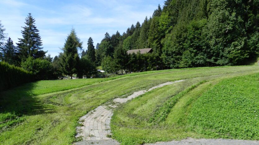 Chalet Framboise Grass Area