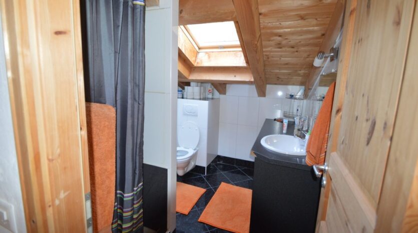 Chalet Tangas Bathroom
