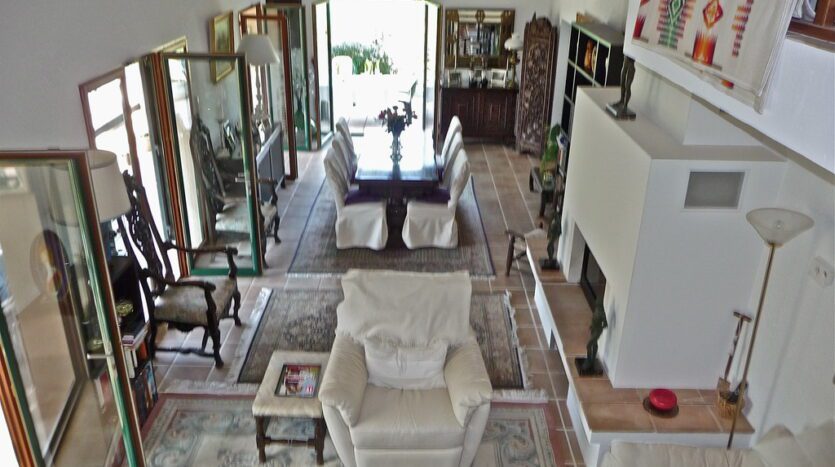 Villa Le Riou Dining Room