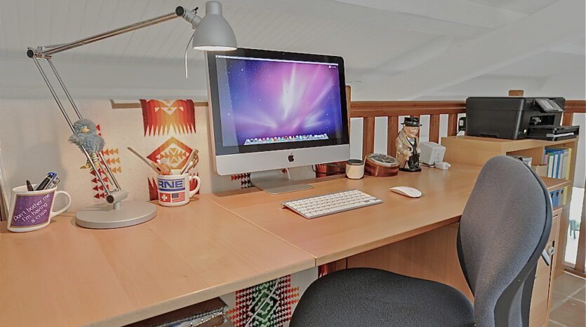 Villa Le Riou Office