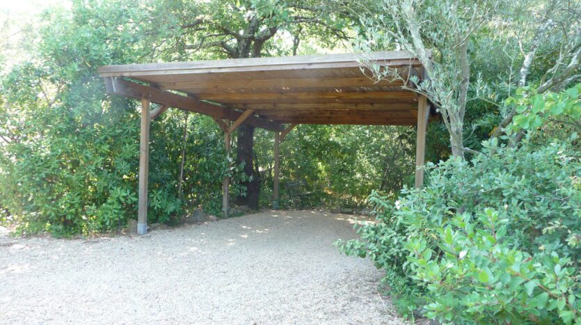 Villa Le Riou Parking